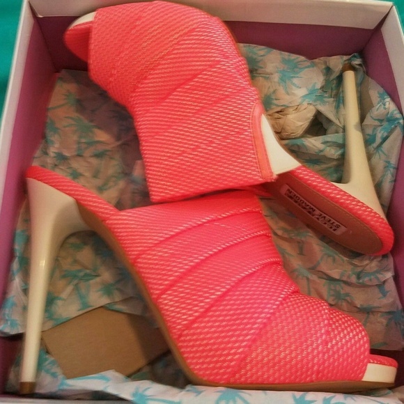 Ale - CoralIggy Azalea by Steve Madden size 10 - Picture 2 of 5